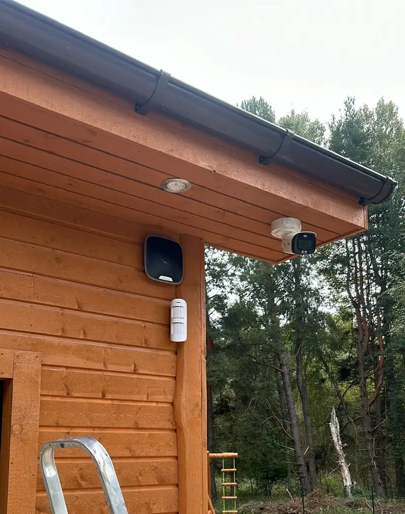 Privātmājas kameras un signalizācija